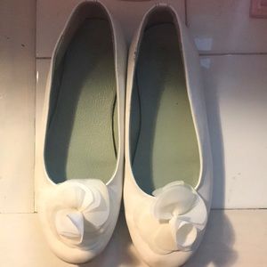 White Ballet flats